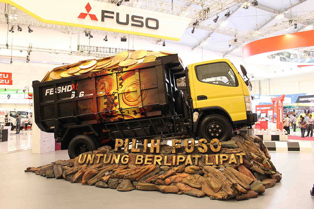 giias-2016-fuso-rilis-varian-baru-si-galak-jago-nanjak-20170220-12-04-2921.jpg